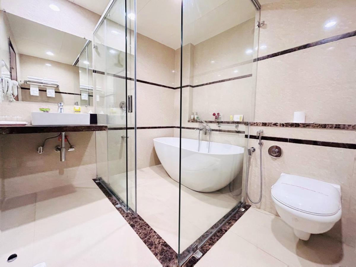 Boulevard 9 Luxury Resort & Spa Nadiād Εξωτερικό φωτογραφία