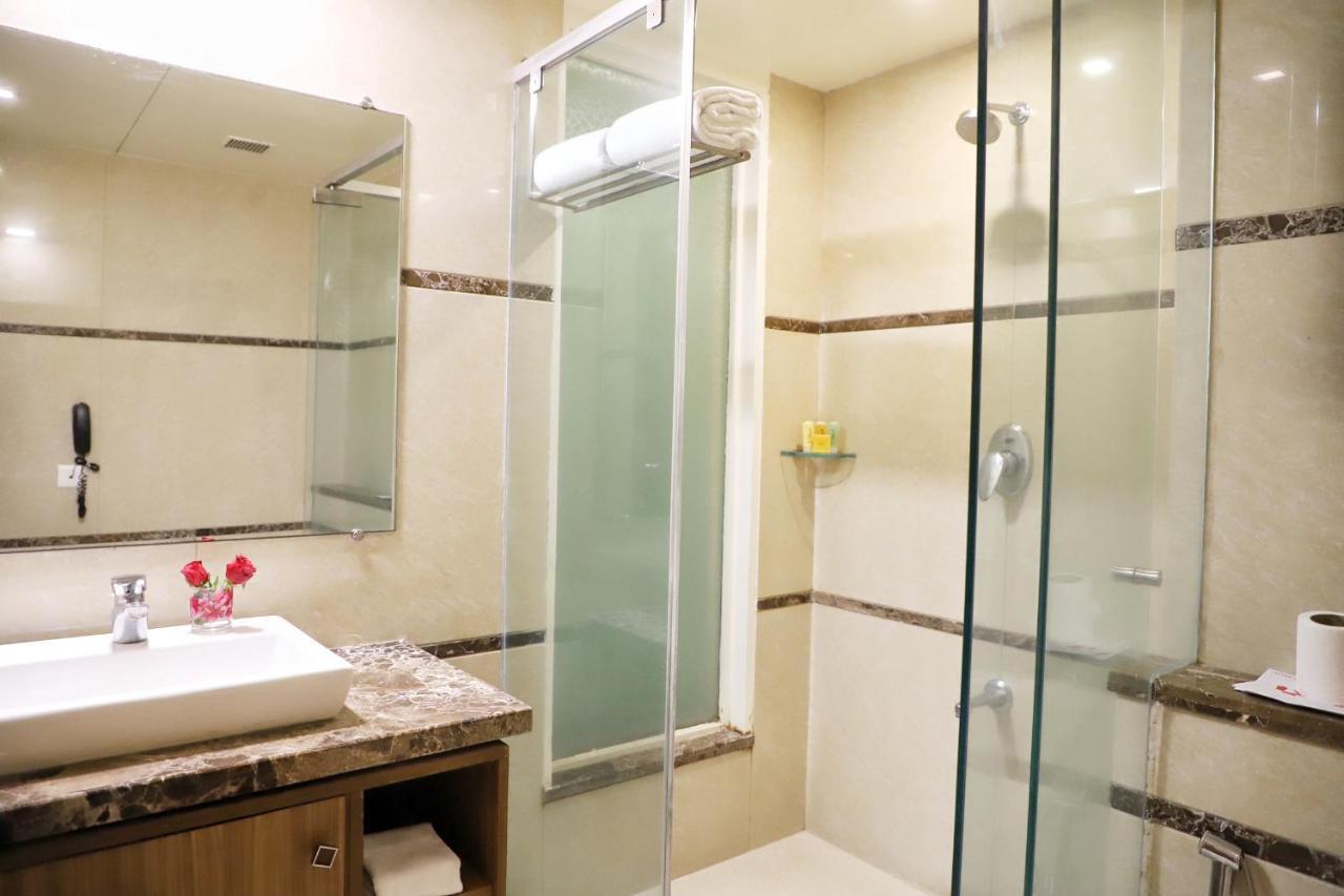 Boulevard 9 Luxury Resort & Spa Nadiād Εξωτερικό φωτογραφία