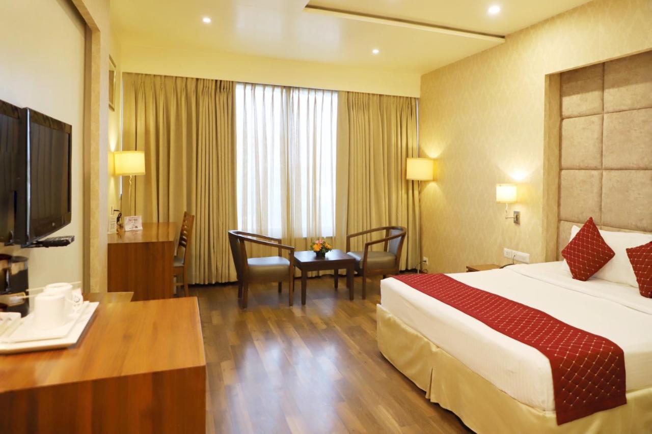 Boulevard 9 Luxury Resort & Spa Nadiād Εξωτερικό φωτογραφία