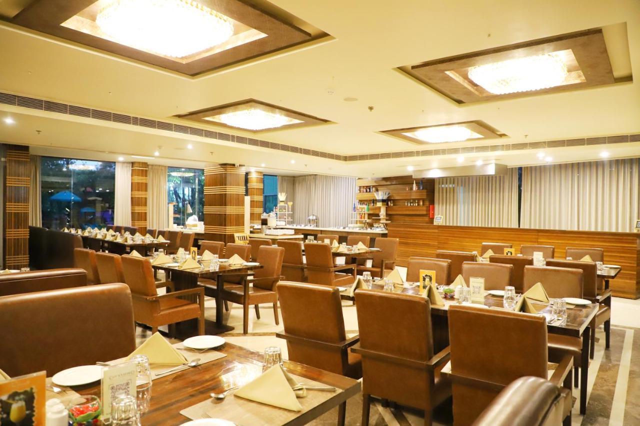 Boulevard 9 Luxury Resort & Spa Nadiād Εξωτερικό φωτογραφία