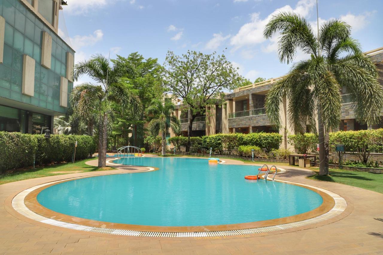 Boulevard 9 Luxury Resort & Spa Nadiād Εξωτερικό φωτογραφία