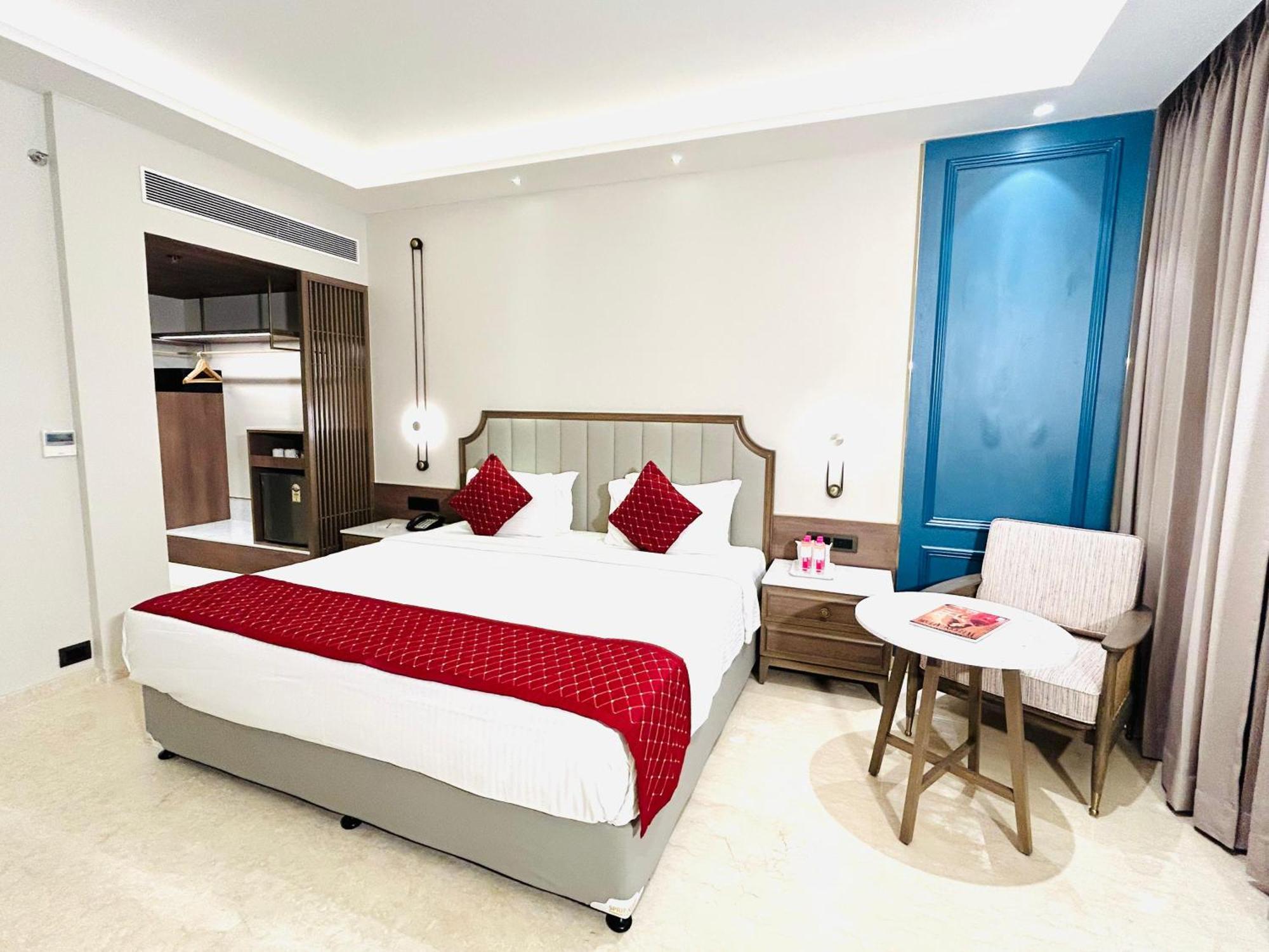 Boulevard 9 Luxury Resort & Spa Nadiād Εξωτερικό φωτογραφία