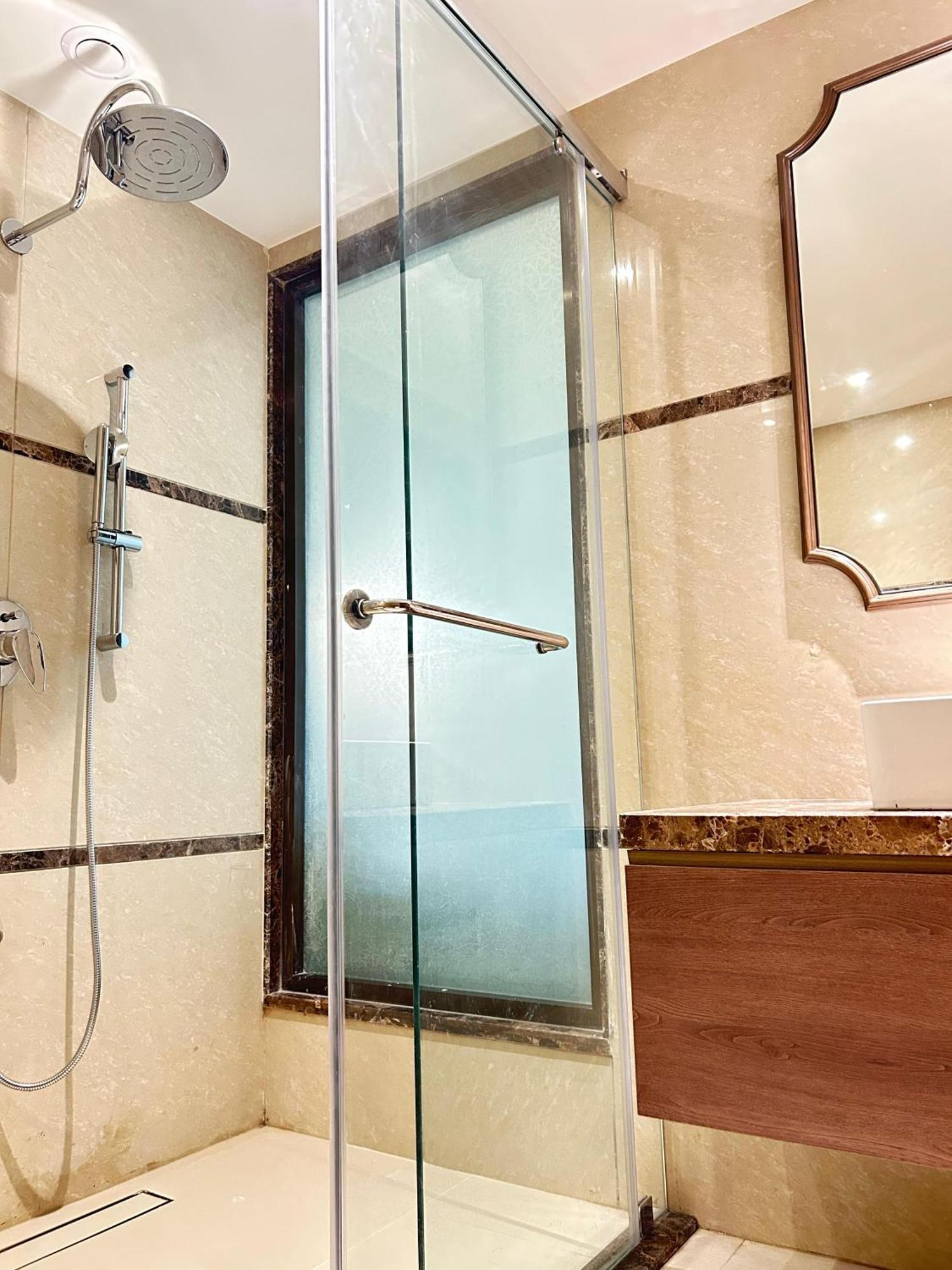 Boulevard 9 Luxury Resort & Spa Nadiād Εξωτερικό φωτογραφία