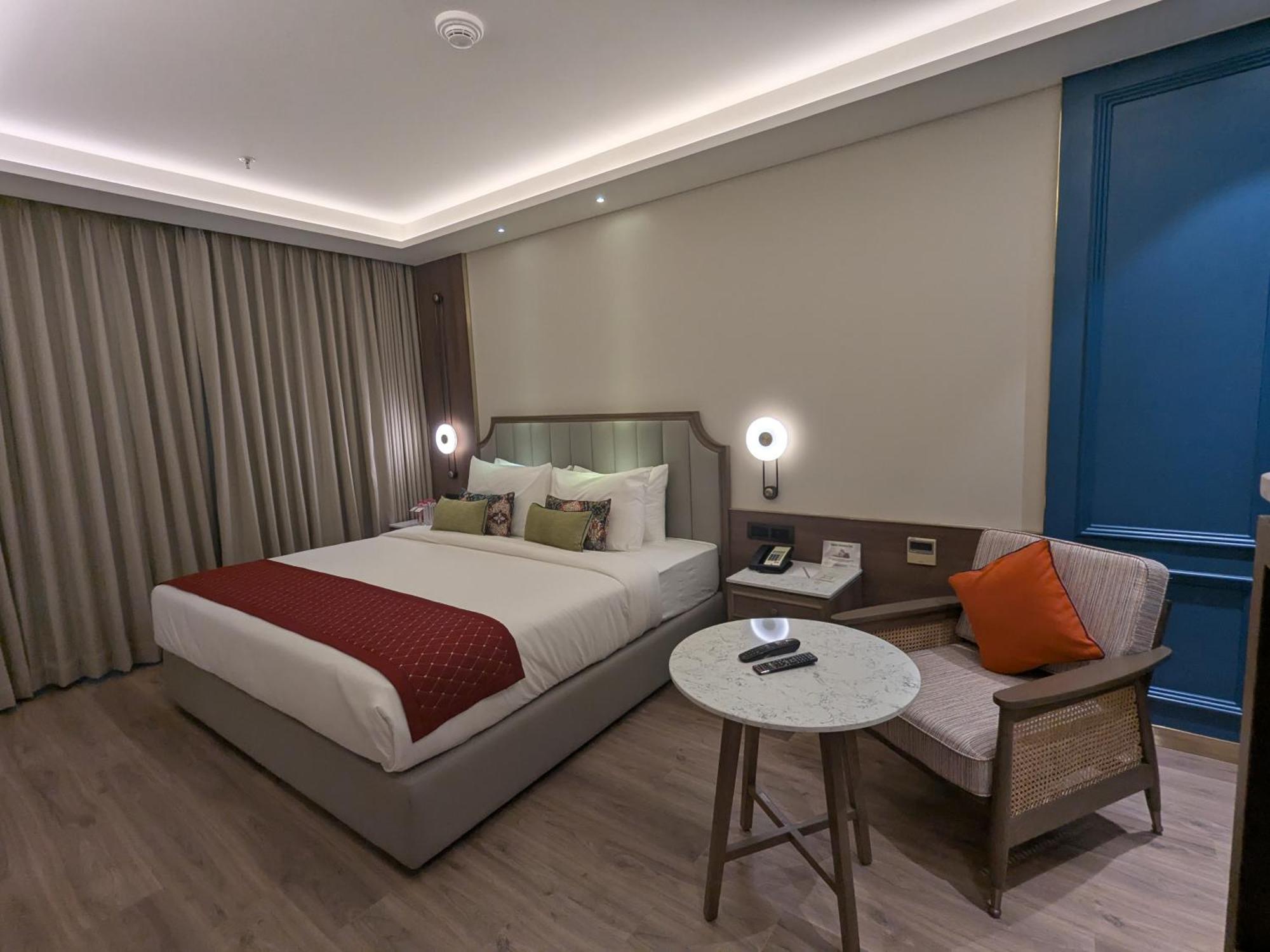 Boulevard 9 Luxury Resort & Spa Nadiād Εξωτερικό φωτογραφία