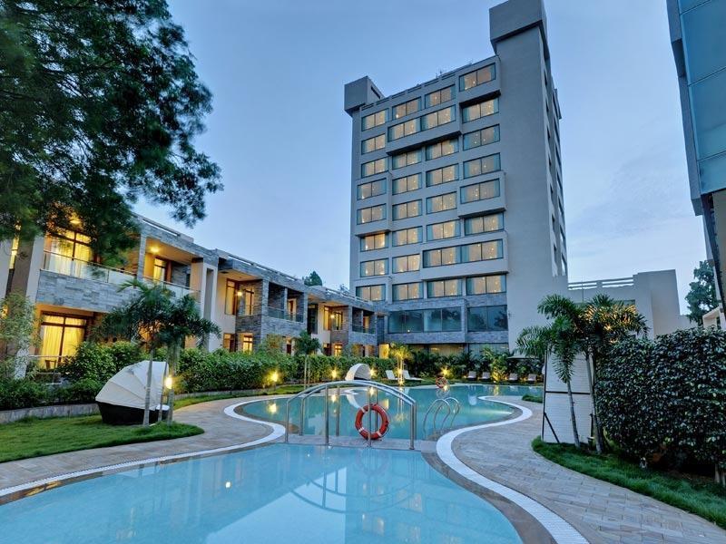 Boulevard 9 Luxury Resort & Spa Nadiād Εξωτερικό φωτογραφία