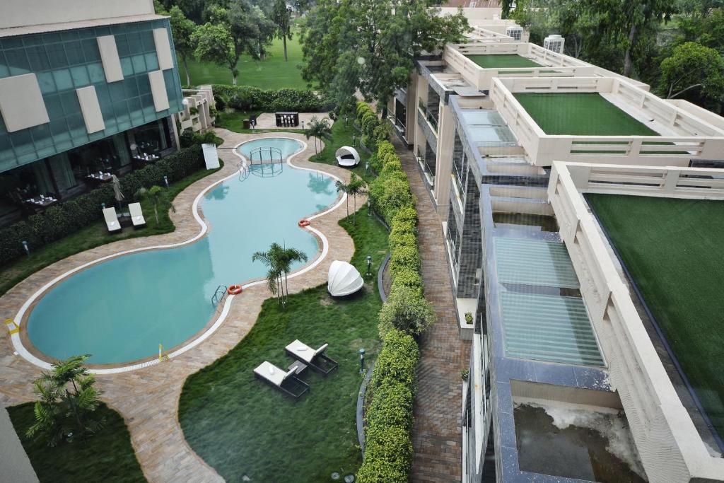 Boulevard 9 Luxury Resort & Spa Nadiād Εξωτερικό φωτογραφία